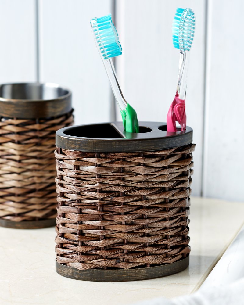 Retreat Wicker Toothbrush Holder