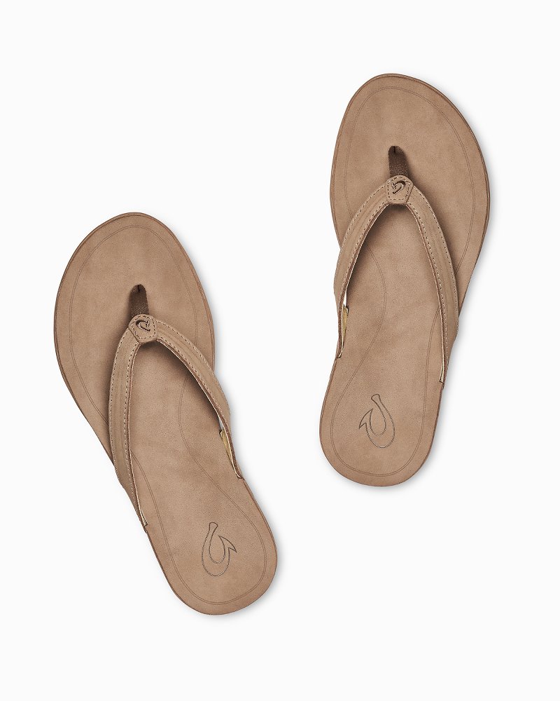 Olukai Womens 'Aukai Leather Flip Flop- Tan Leather