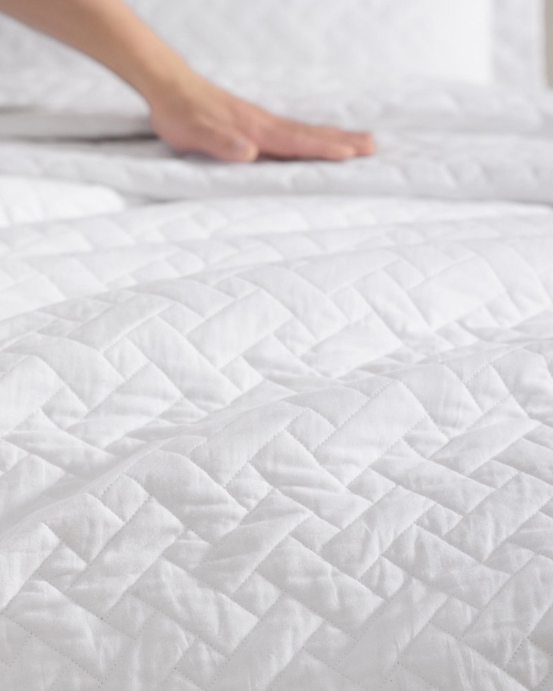 Raffia Solid 3-Piece Full/Queen Quilt Set thumbnail 5