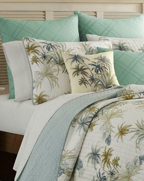 Serenity Palms Twin Quilt