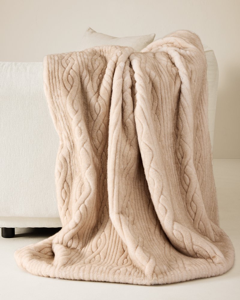 Cable Knit Plush Throw Blanket