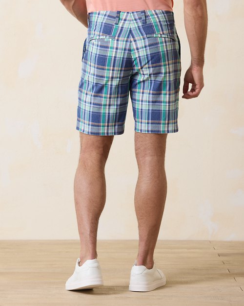 On Par Party Plaid IslandZone® 9-Inch Shorts