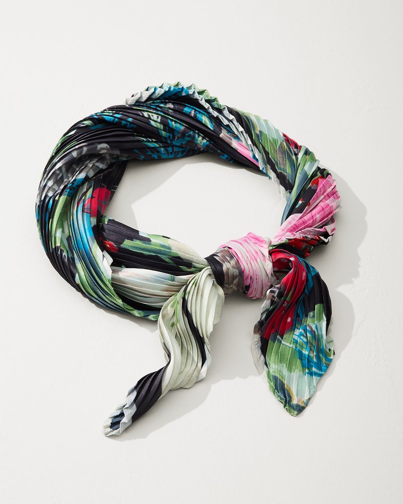 Amaryllis Pleated Diamond Scarf