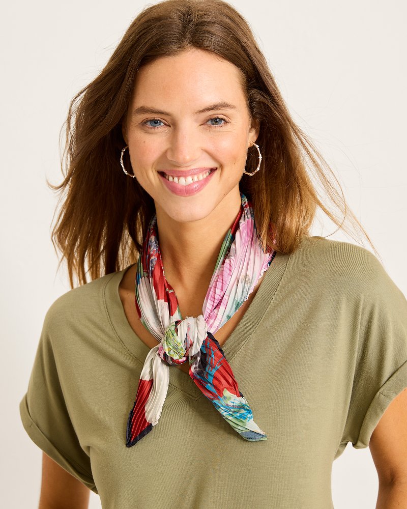 Amaryllis Pleated Diamond Scarf