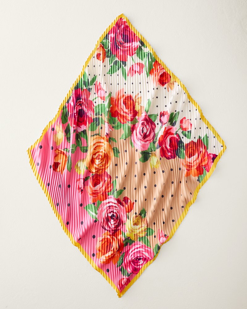 Classic Rose Pleated Diamond Scarf
