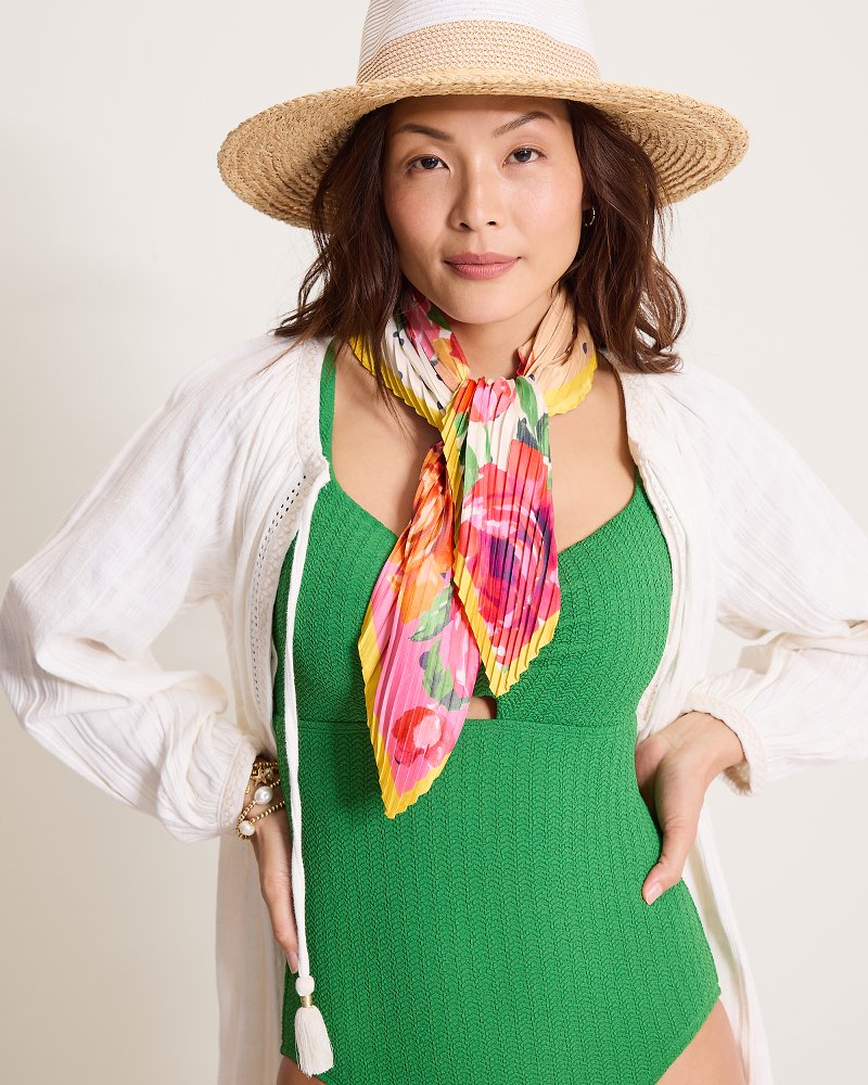 Classic Rose Pleated Diamond Scarf