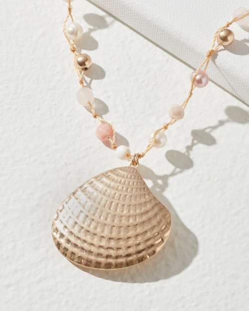 Sunny Days Large Shell Pendant Necklace
