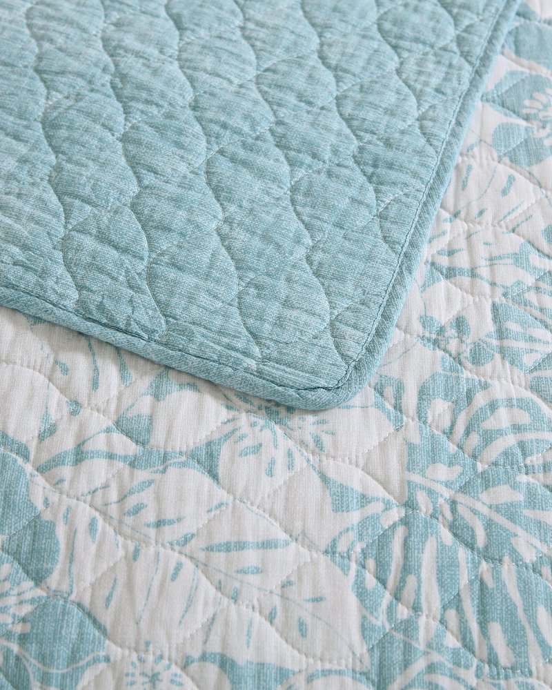 Laguna Beach Reversible 3-Piece Full/Queen Quilt Set thumbnail 4