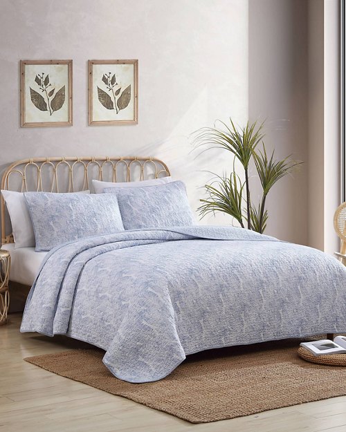 Water Leaves 3-Piece Full/Queen Quilt Set