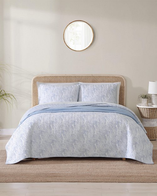Water Leaves 3-Piece King Quilt Set