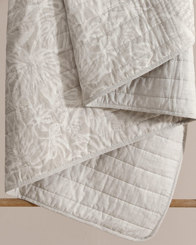 Ocean Deep Reversible 2-Piece Twin Quilt Set