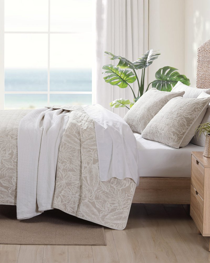 Thumbnail for Ocean Deep Reversible 3-Piece King Quilt Set