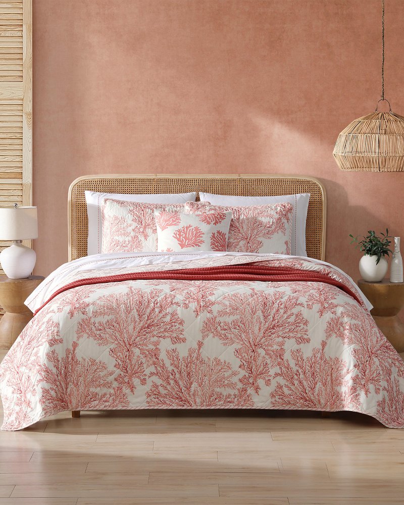 Coral Garden Reversible 3-Piece Full/Queen Quilt Set