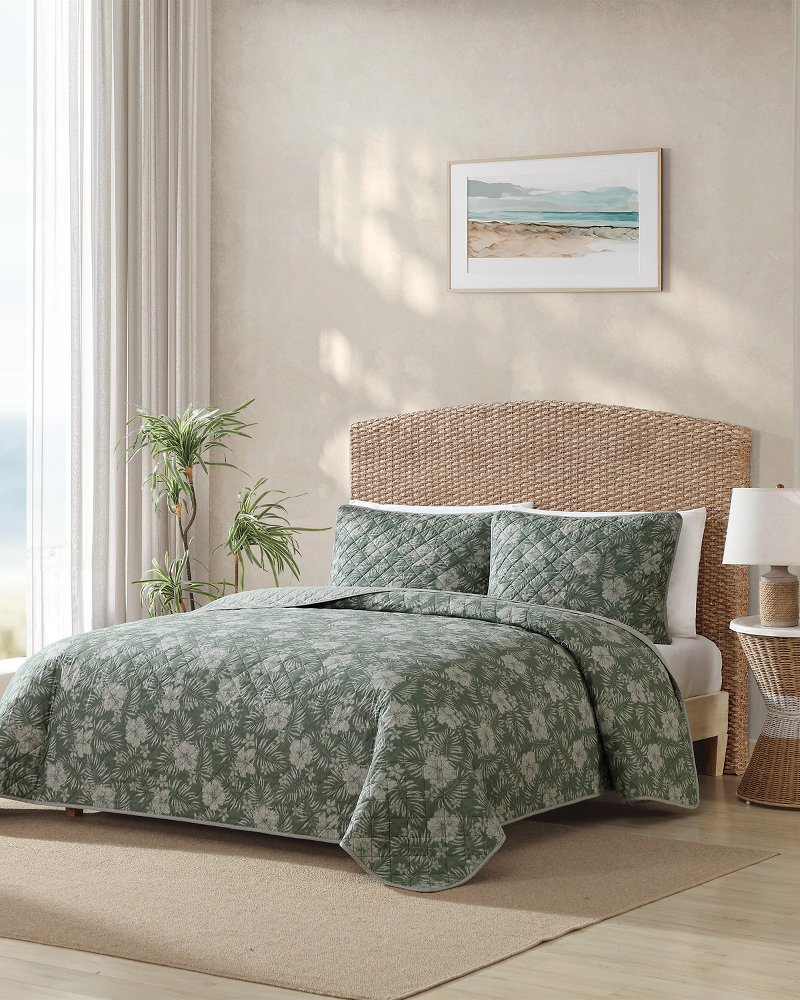 Thumbnail for Hibiscus Jungle Reversible 3-Piece King Quilt Set