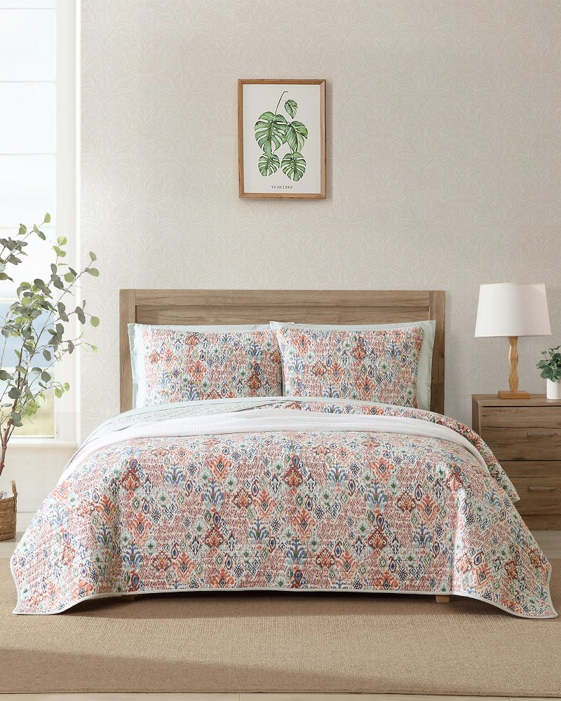 Ikat Tropics Reversible 3-Piece Full/Queen Quilt Set