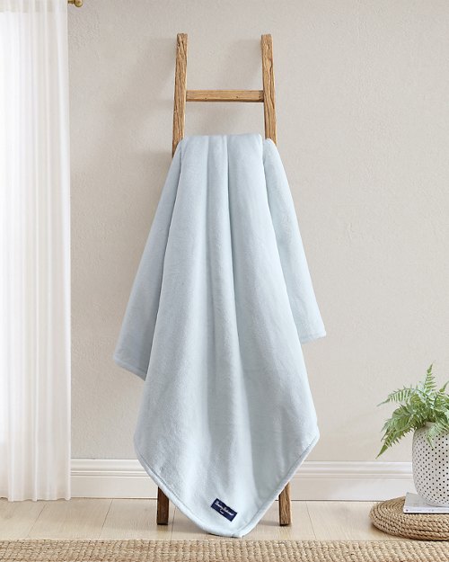 Plush Fleece Pastel Blue Full/Queen Blanket