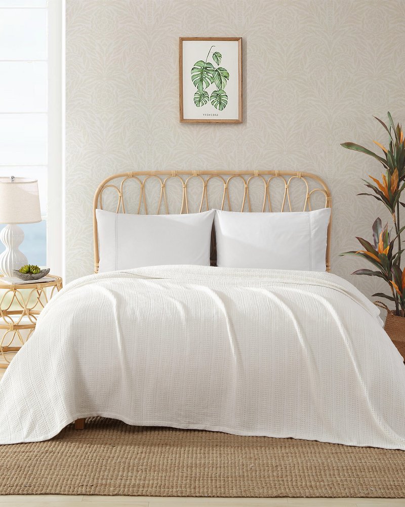 Sandline White Night Full Queen Blanket