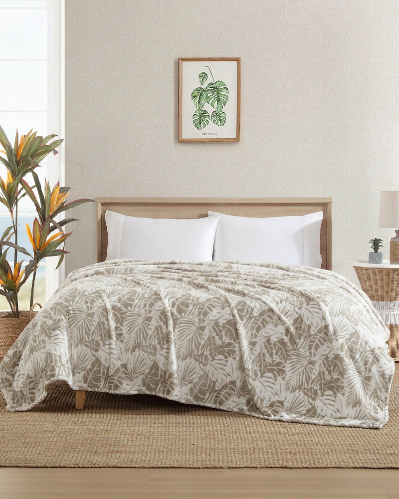 Costa Blanca Full/Queen Fleece Blanket