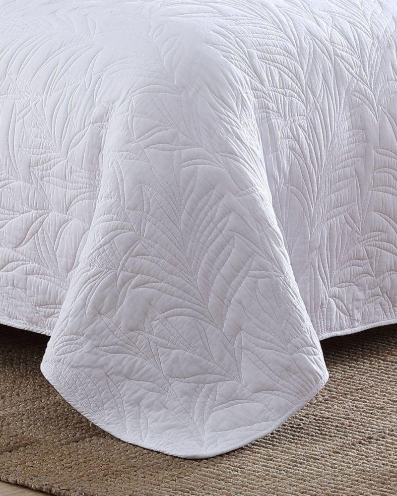 Solid Costa Sera Twin Quilt