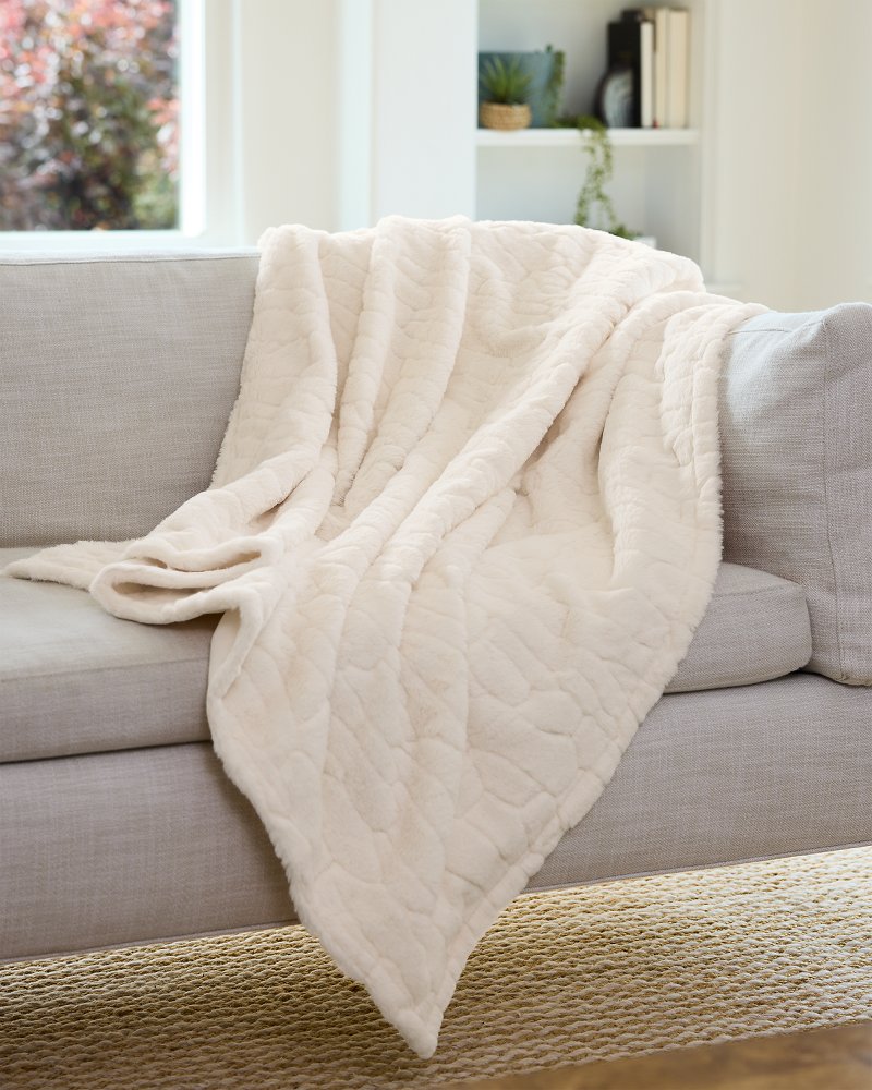 Latitude Run® Chenille Chunky Knit Throw, Luxury Hand-Knitted Yarn Throw  Blanket & Reviews