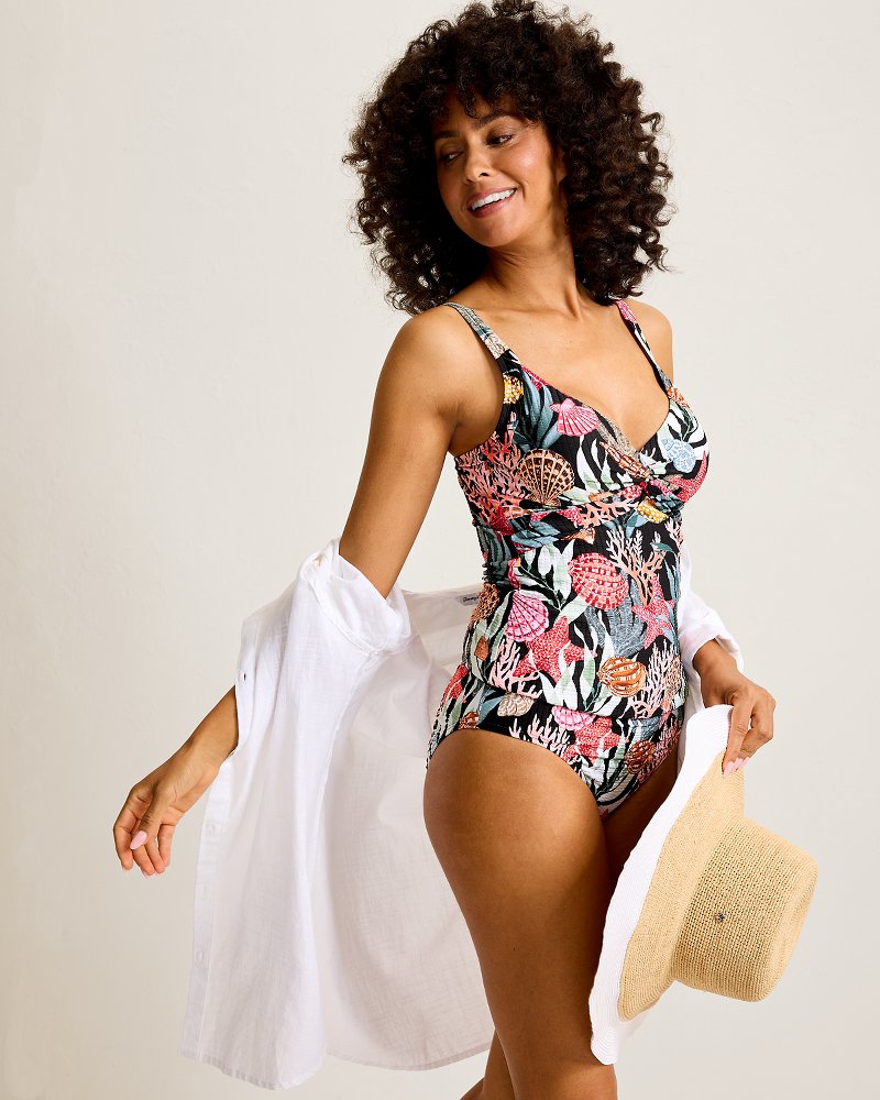 Shell Sands Underwire Twist-Front Tankini Top