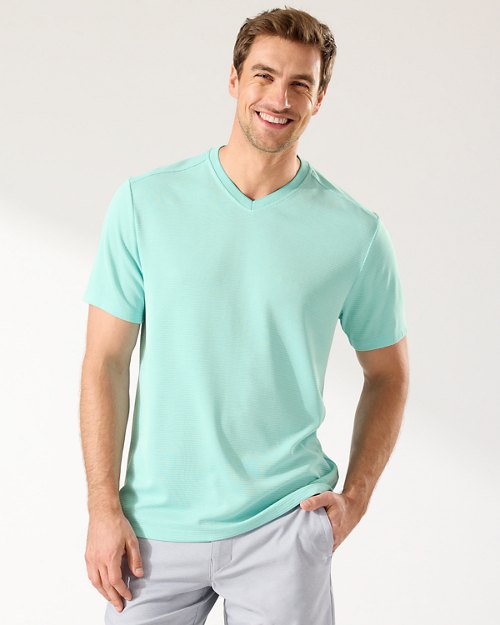 Coastal Crest IslandZone® V-Neck Shirt
