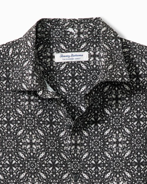 Bahama Coast Mosaic Geometric IslandZone® Short-Sleeve Shirt