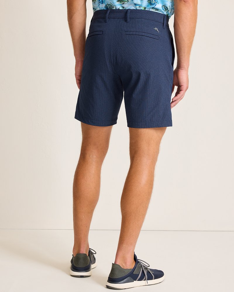 Tommy bahama chip hot sale and run shorts