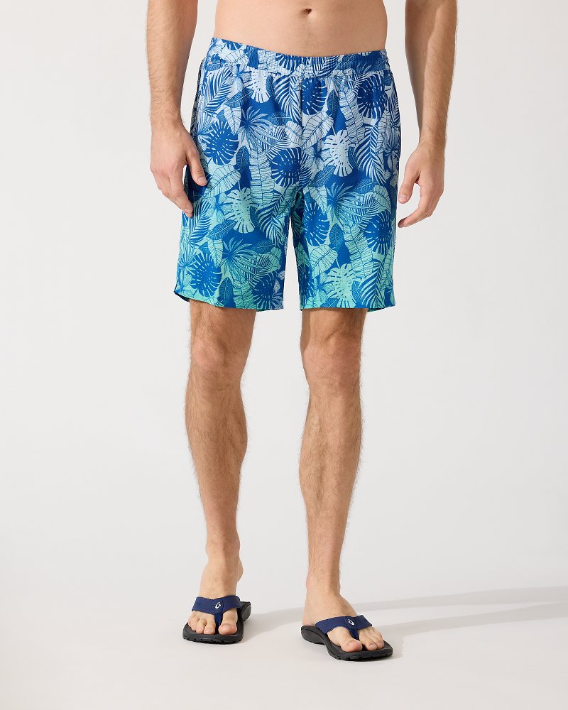 Monterey Coast Ombré Palms IslandZone® 9-Inch Hybrid Shorts