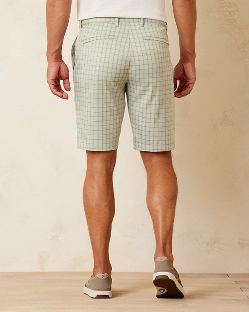 Chip Shot IslandZone® On the Green Check 10-Inch Shorts