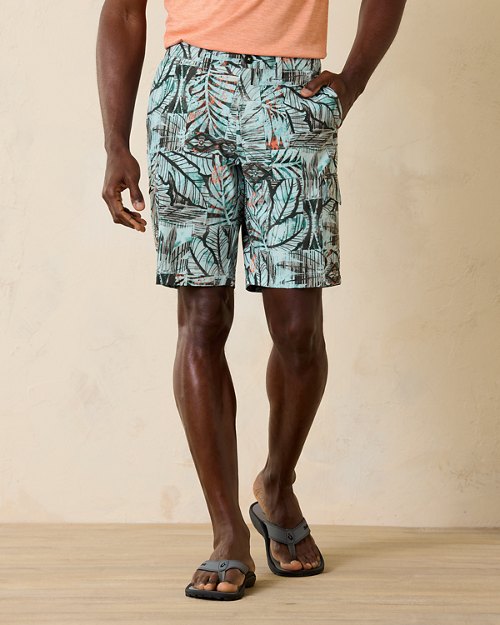 Cayman Isles Bermuda Batik IslandZone® 10-Inch Hybrid Shorts