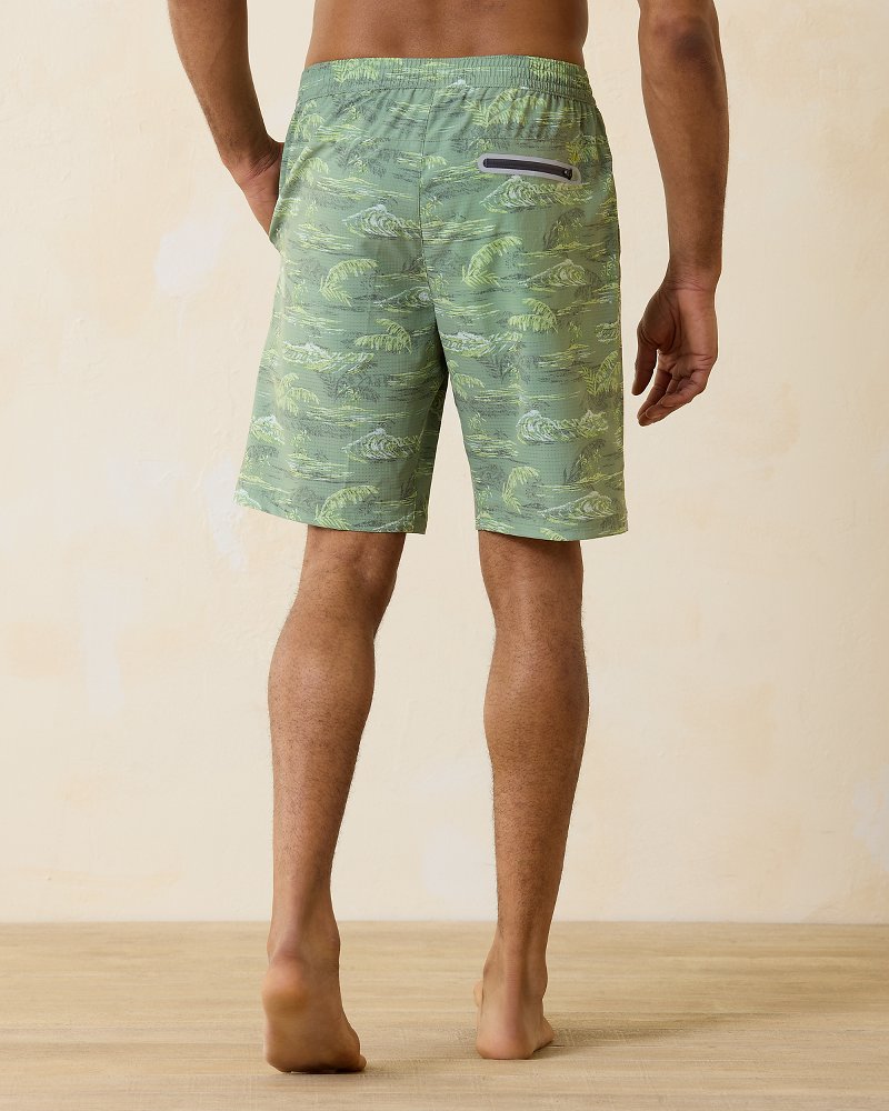 Monterey Coast Bay View IslandZone® 9-Inch Hybrid Shorts