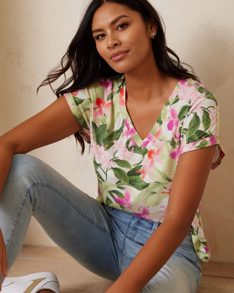 Blooms T-Shirt V-Neck Legacy Kauai