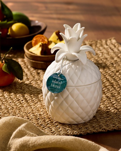 Island Blend Ceramic Pineapple 12-oz. Poured Candle