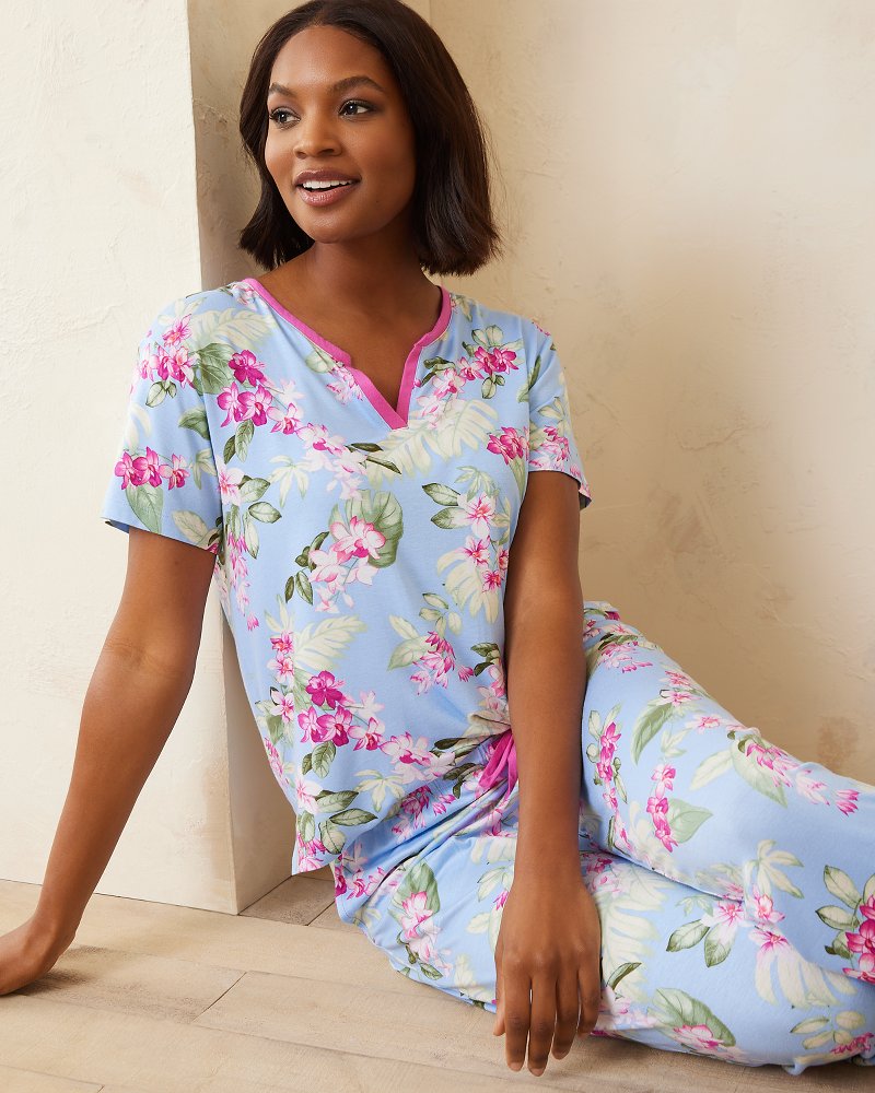 Short-Sleeve V-Neck & Pants Pajama Set