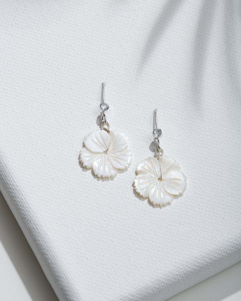 Island Essence Hibiscus Drop Earrings